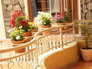 Hotel Half Moon Pokhara Exterior photo